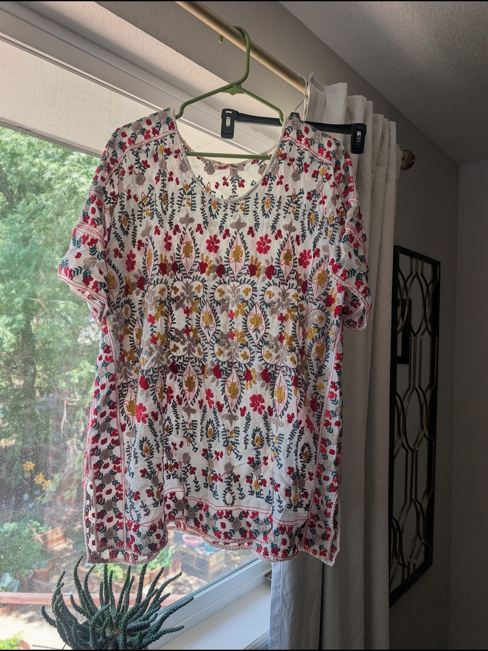 Johnny Was White Embroidered Floral Short Sleeve Top